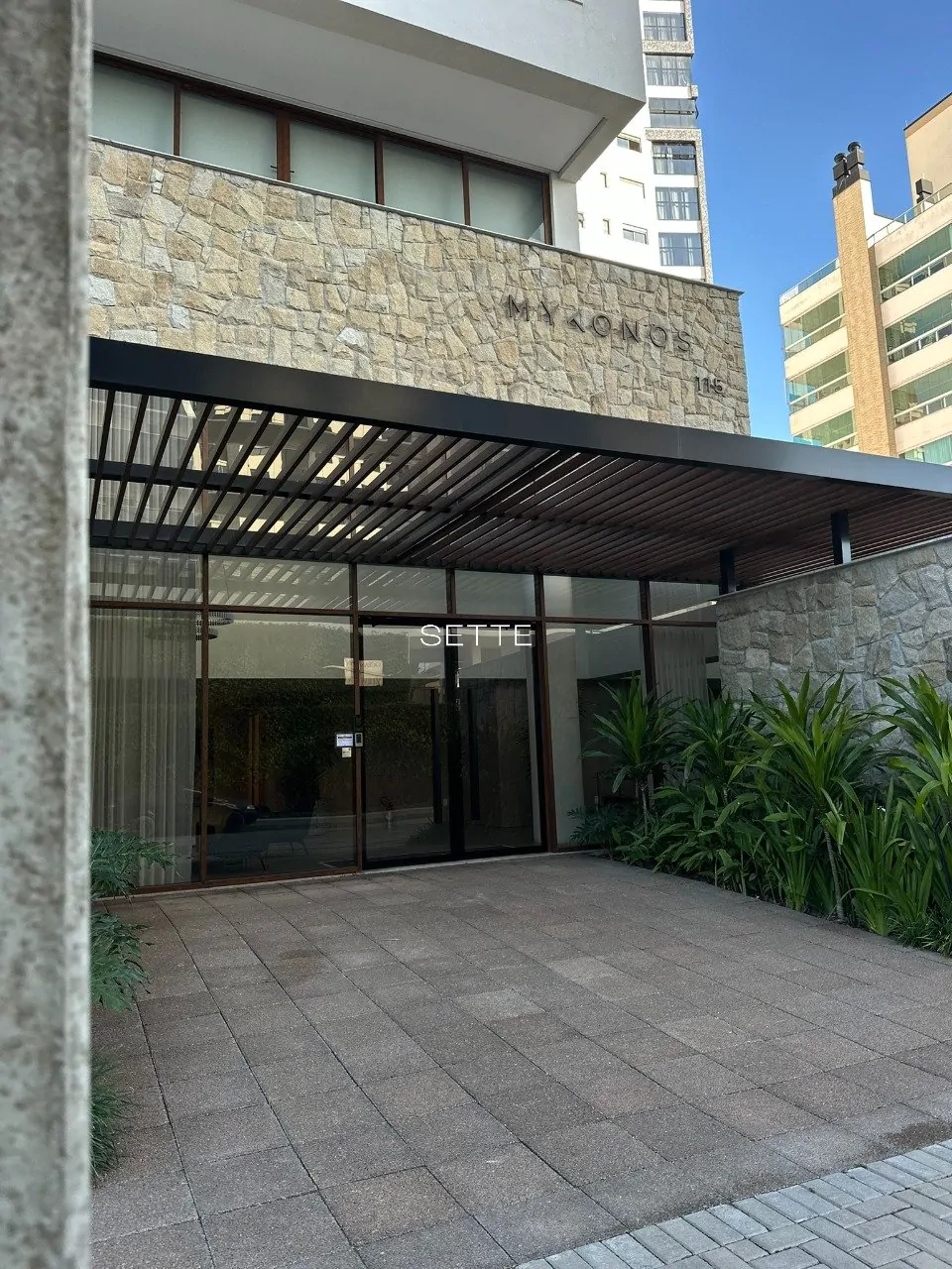 i2264b6gz872M_61697a5f4194b4b