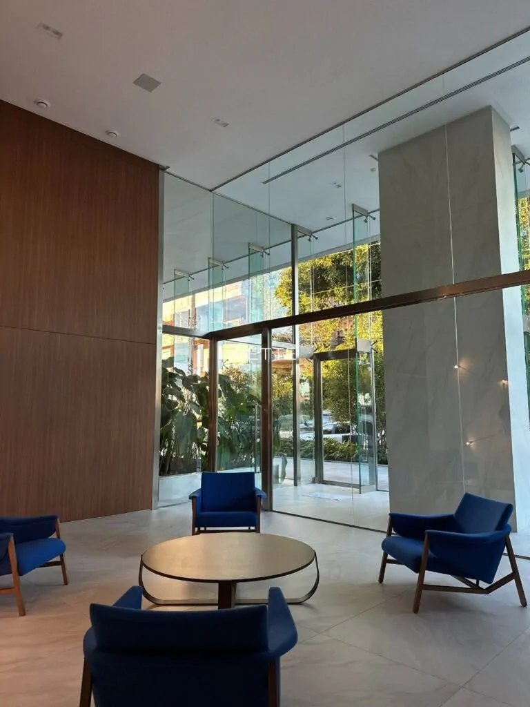 i4h5k25v52H_1268ee9a5517499