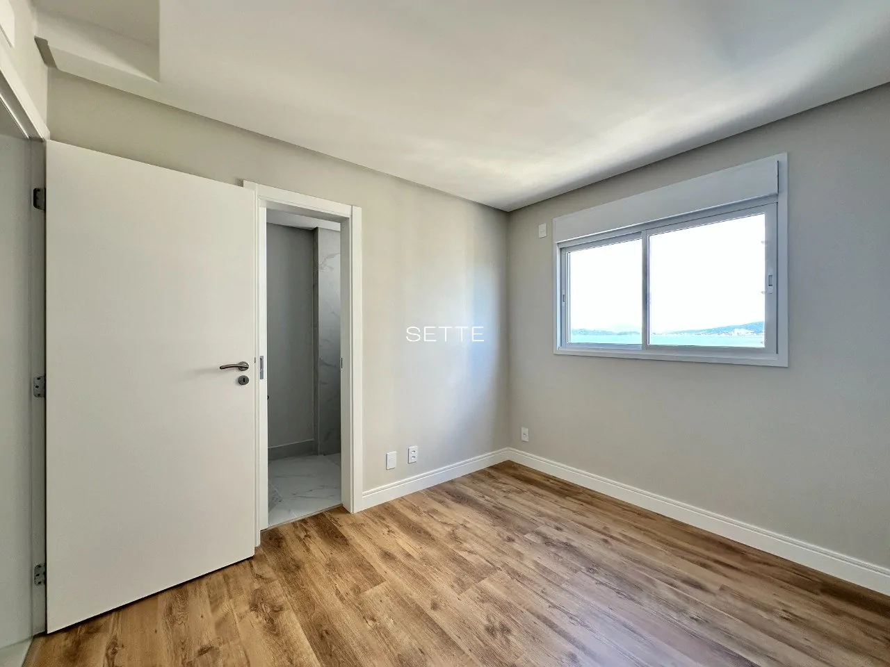 i561B_39693c5b43e02b7