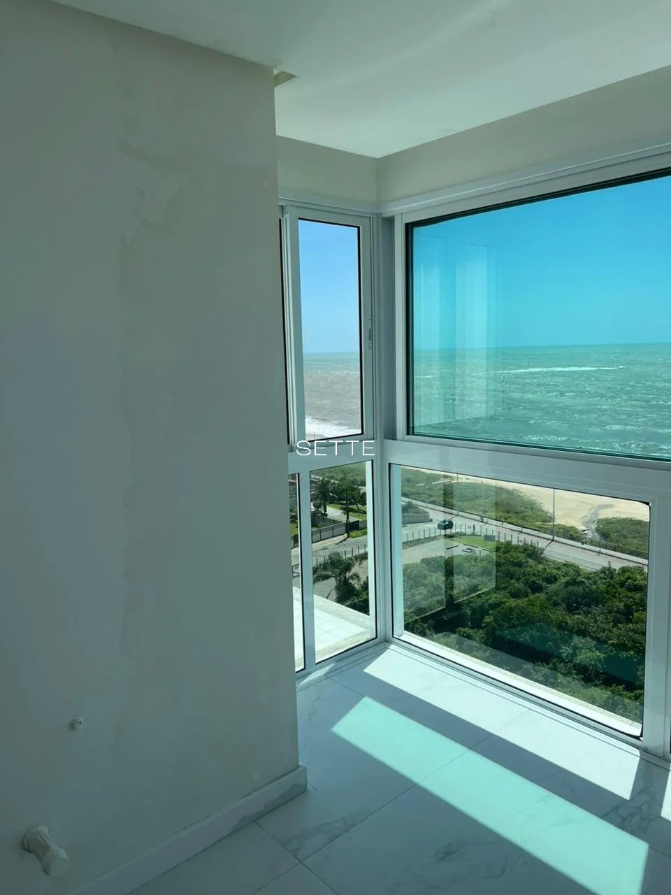 i6NI23Qy_65699efdae271bf