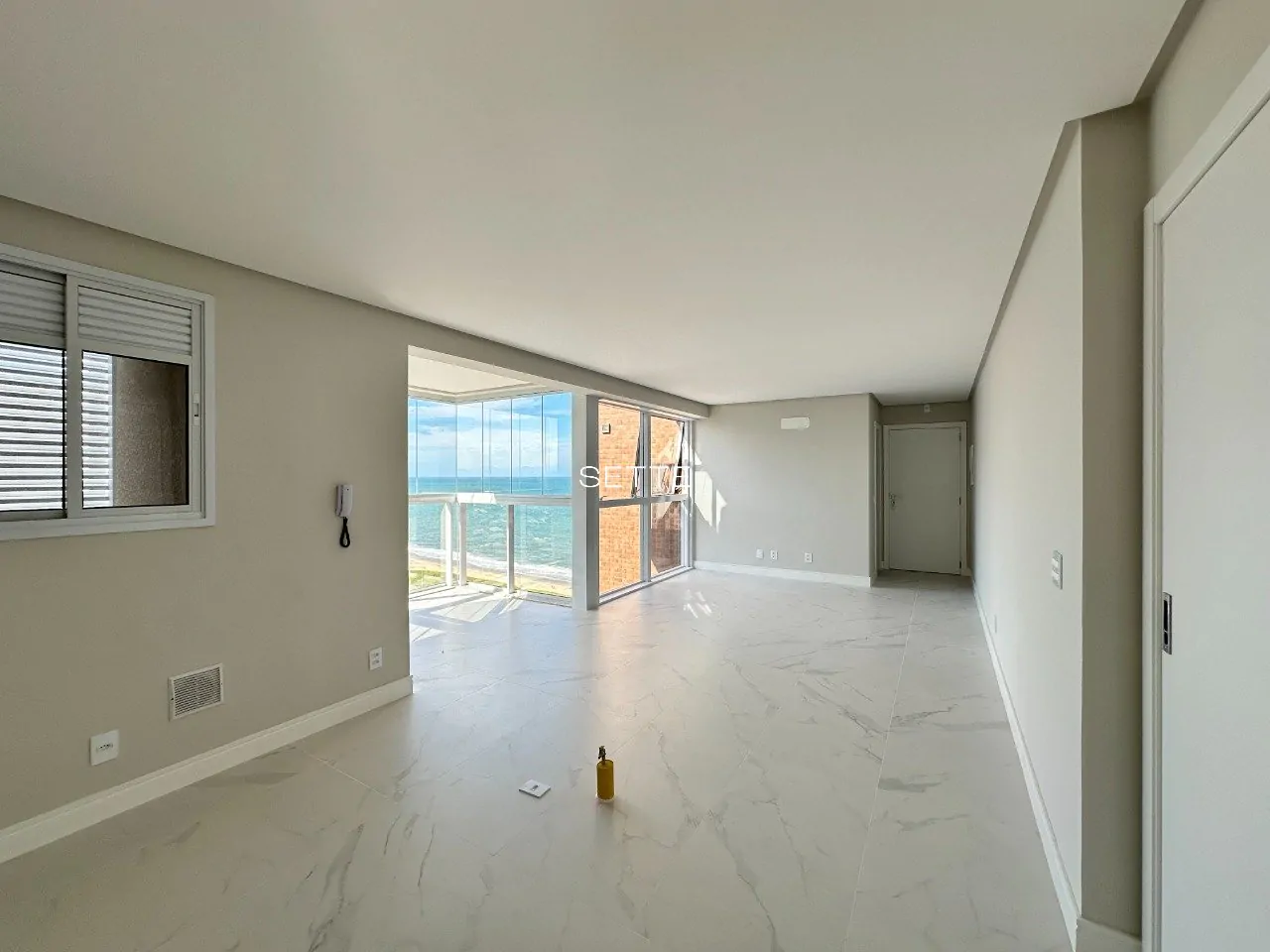 i6le5W6cm_40693c59c29810b