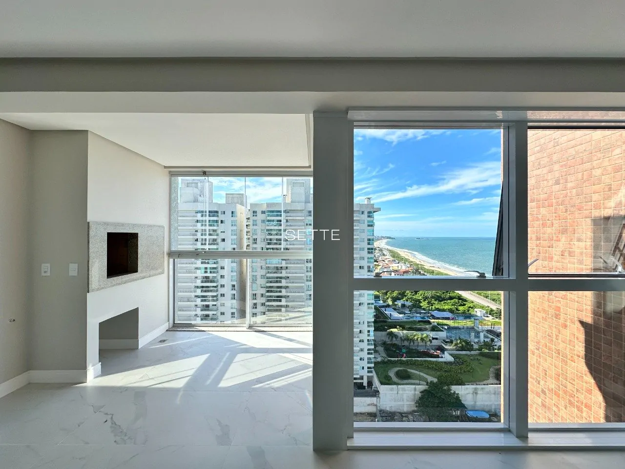 i6le5W6cm_40693c59c97c673