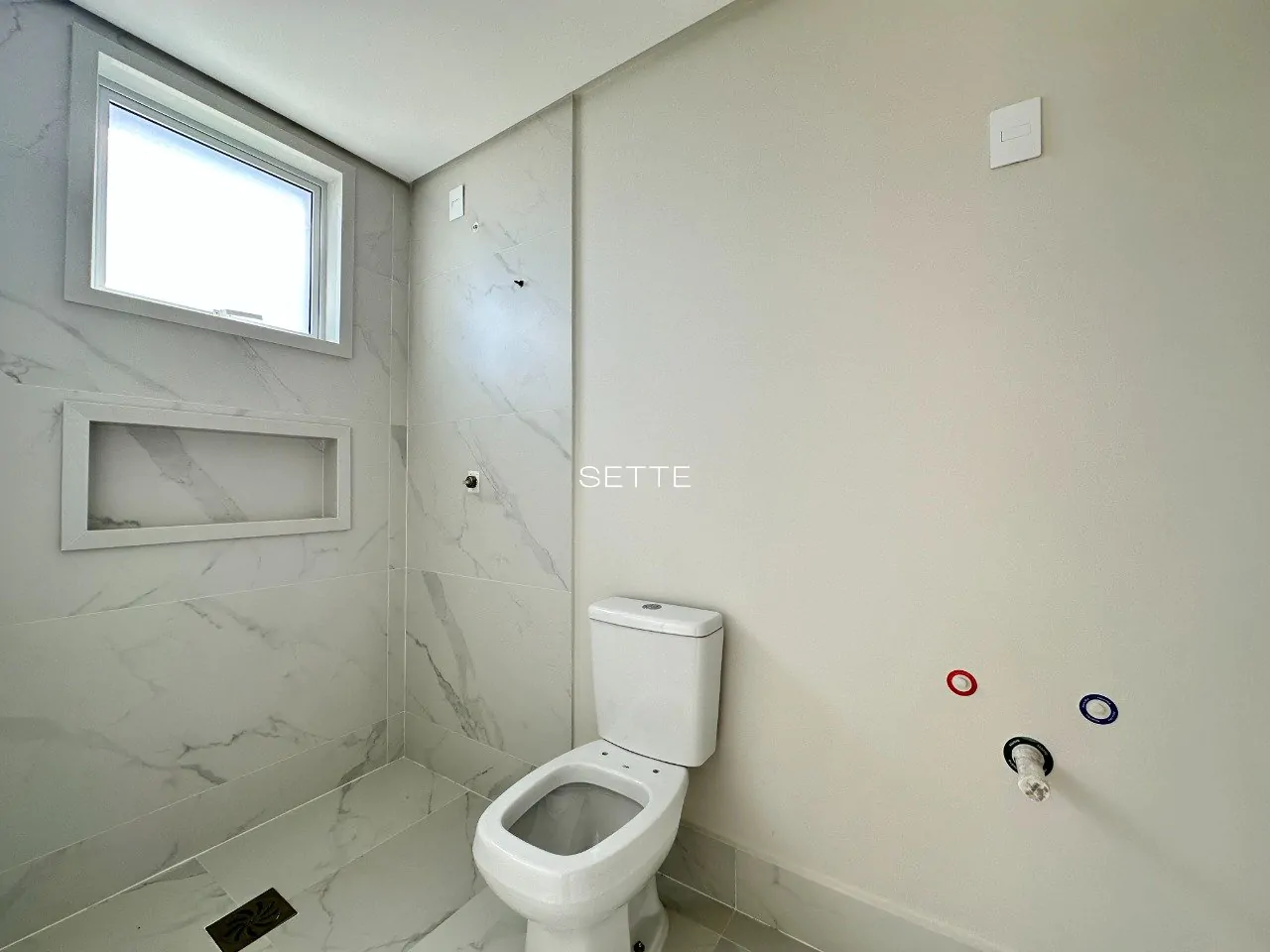 i6le5W6cm_40693c59e1d7ba3