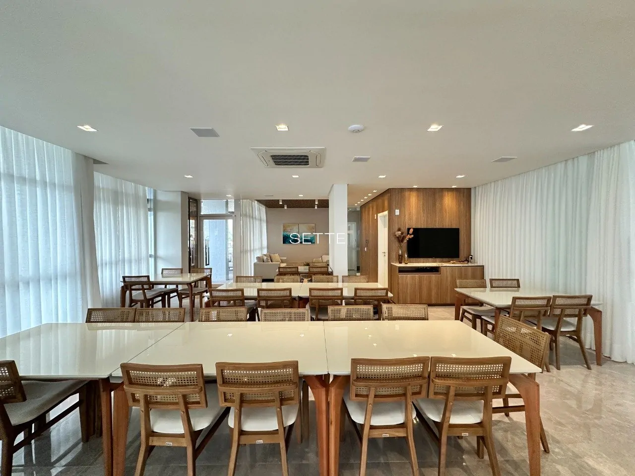 i6le5W6cm_40693c5a270b1f6