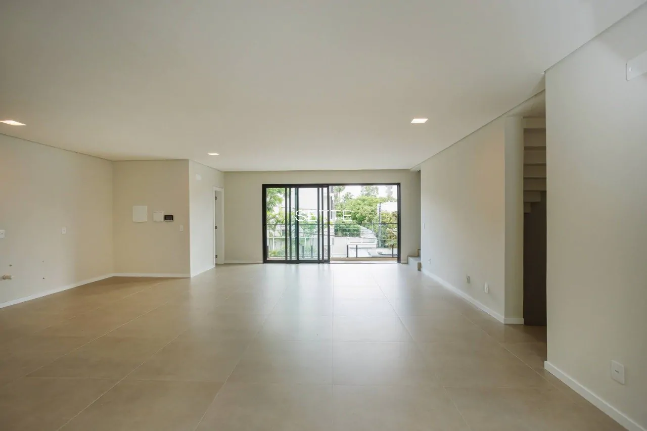 iD9n9S12juvmz2_1568ee9efdce006