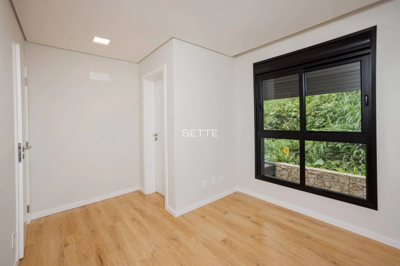 iD9n9S12juvmz2_1568ee9f7ce82cf