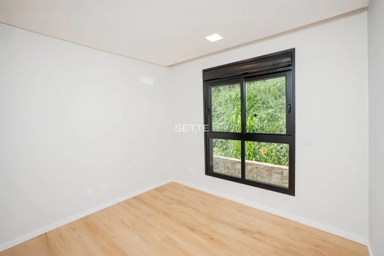 iD9n9S12juvmz2_1568ee9fc52805a