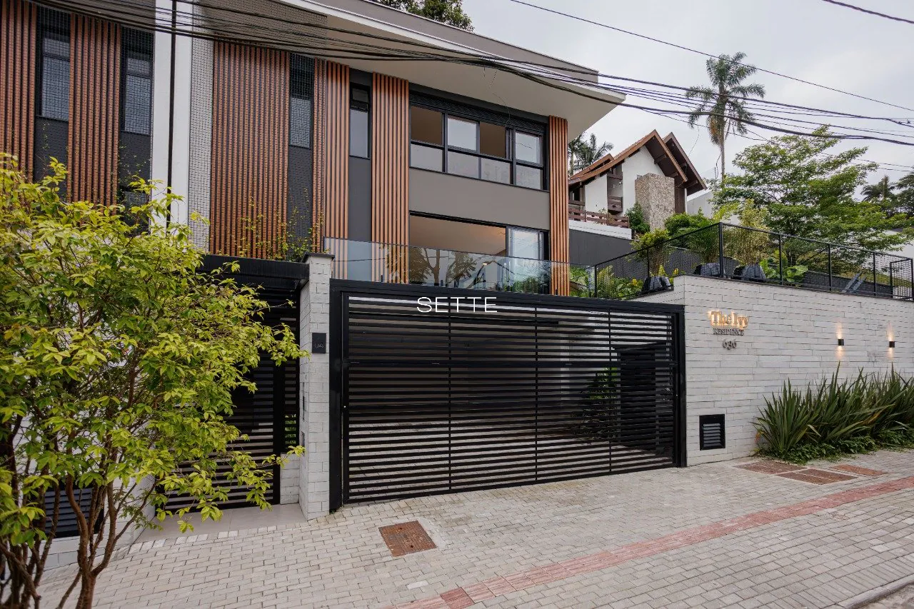 ie8696rY7m4A15B_1768eea1caaeb3a