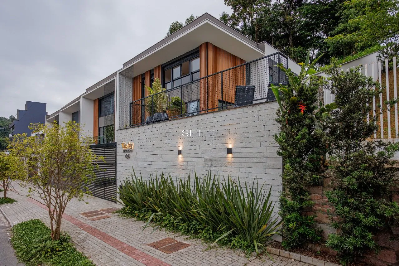 ie8696rY7m4A15B_1768eea1d4aa0b8