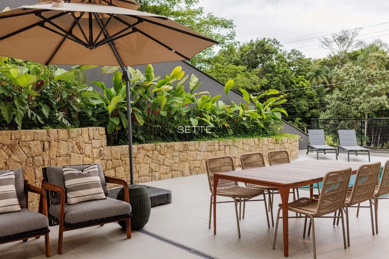 ie8696rY7m4A15B_1768eea225b2610