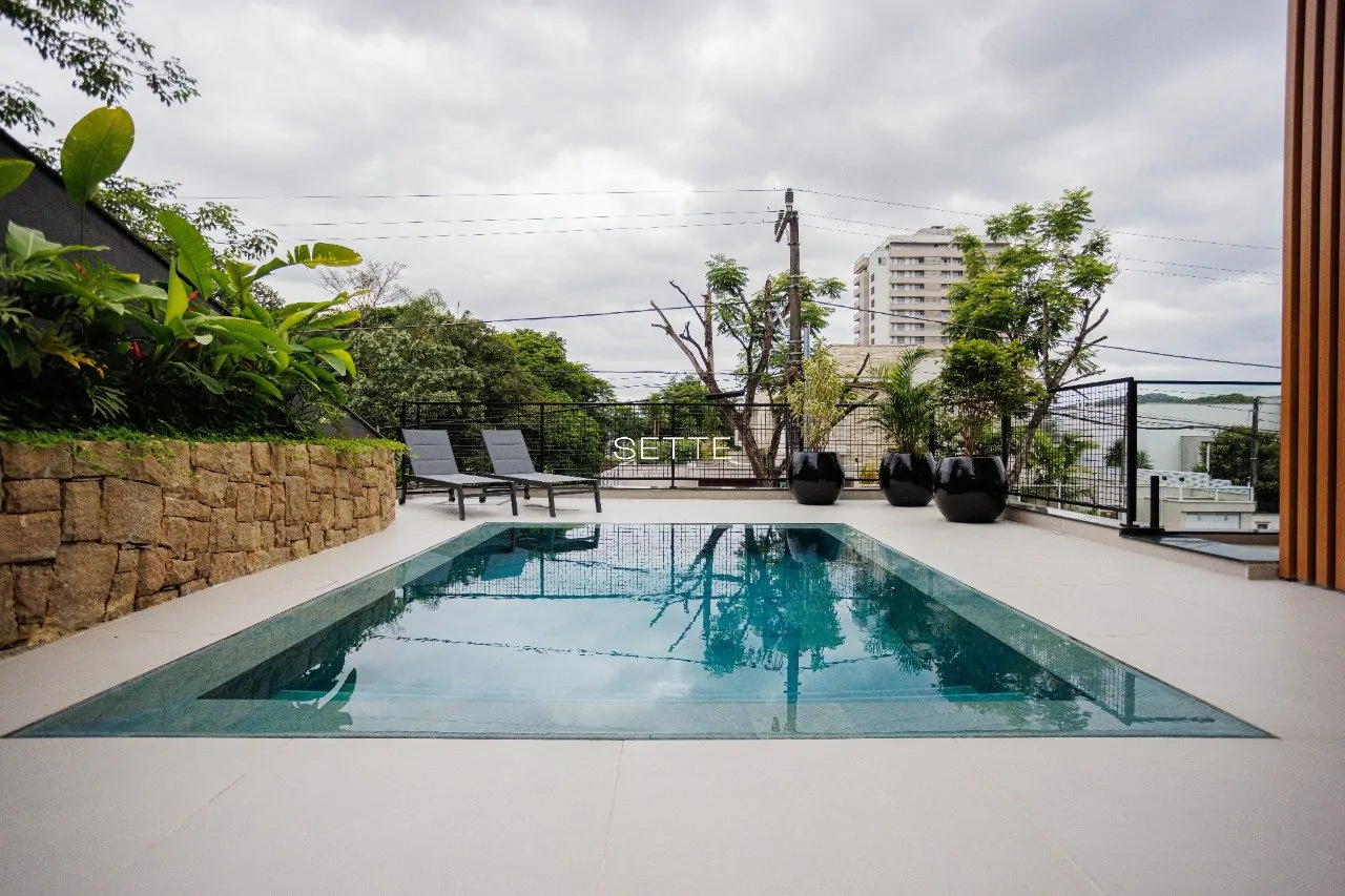 ie8696rY7m4A15B_1768eea24742d4b