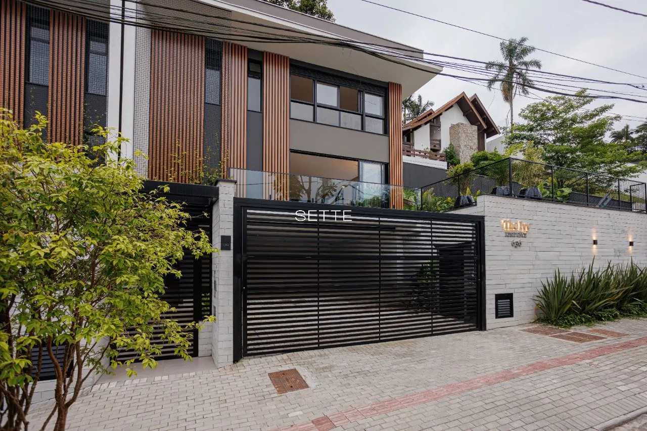 ie8696rY7m4A15B_1768eea366af71e